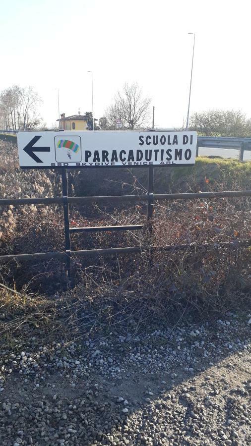 Appartamento Ai Tigli Каорле Экстерьер фото