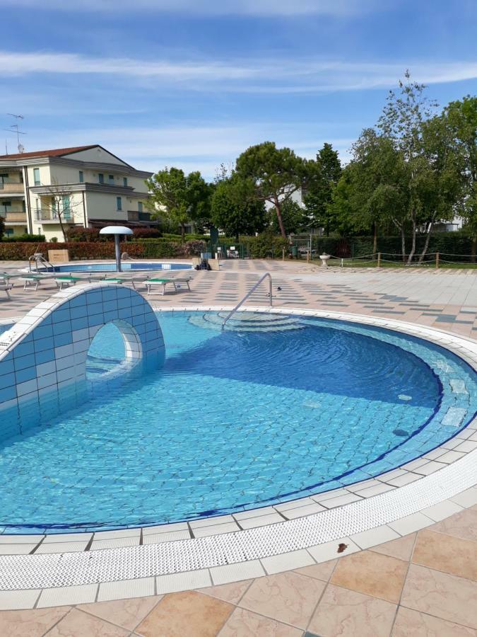 Appartamento Ai Tigli Каорле Экстерьер фото