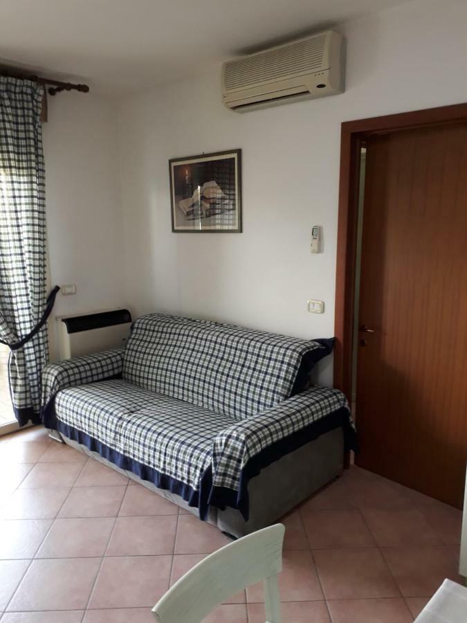 Appartamento Ai Tigli Каорле Экстерьер фото