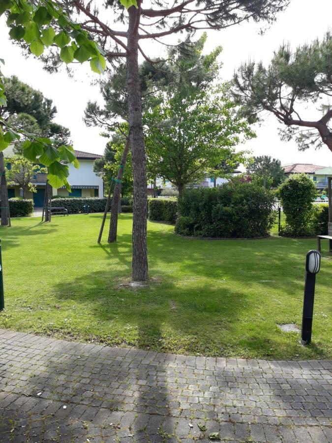 Appartamento Ai Tigli Каорле Экстерьер фото